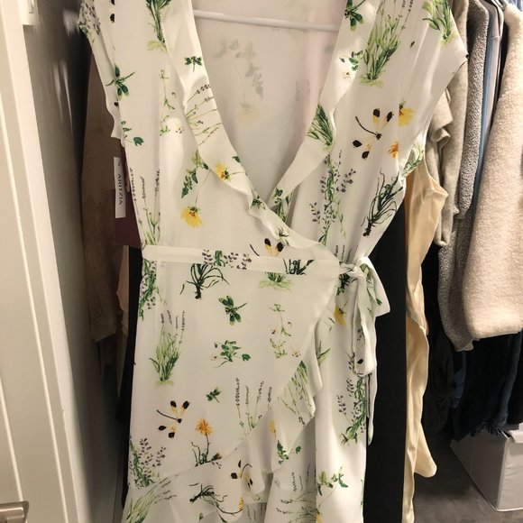 Aritzia Sunday Best Savoy Floral Wrap Ruffle Mini Dress Size 2 - Picture 1 of 3